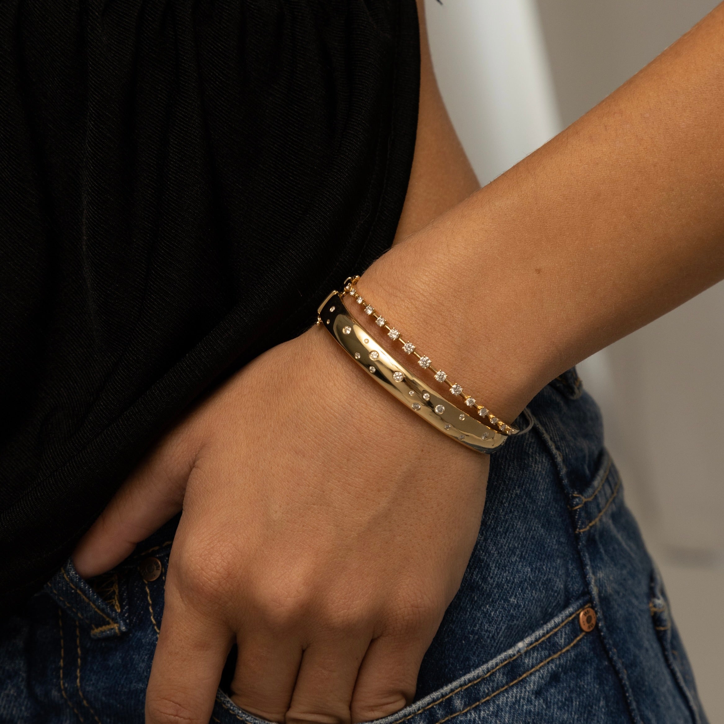 14k Yellow Gold Diamond Inlay Scattered Diamond Bangle Bracelet