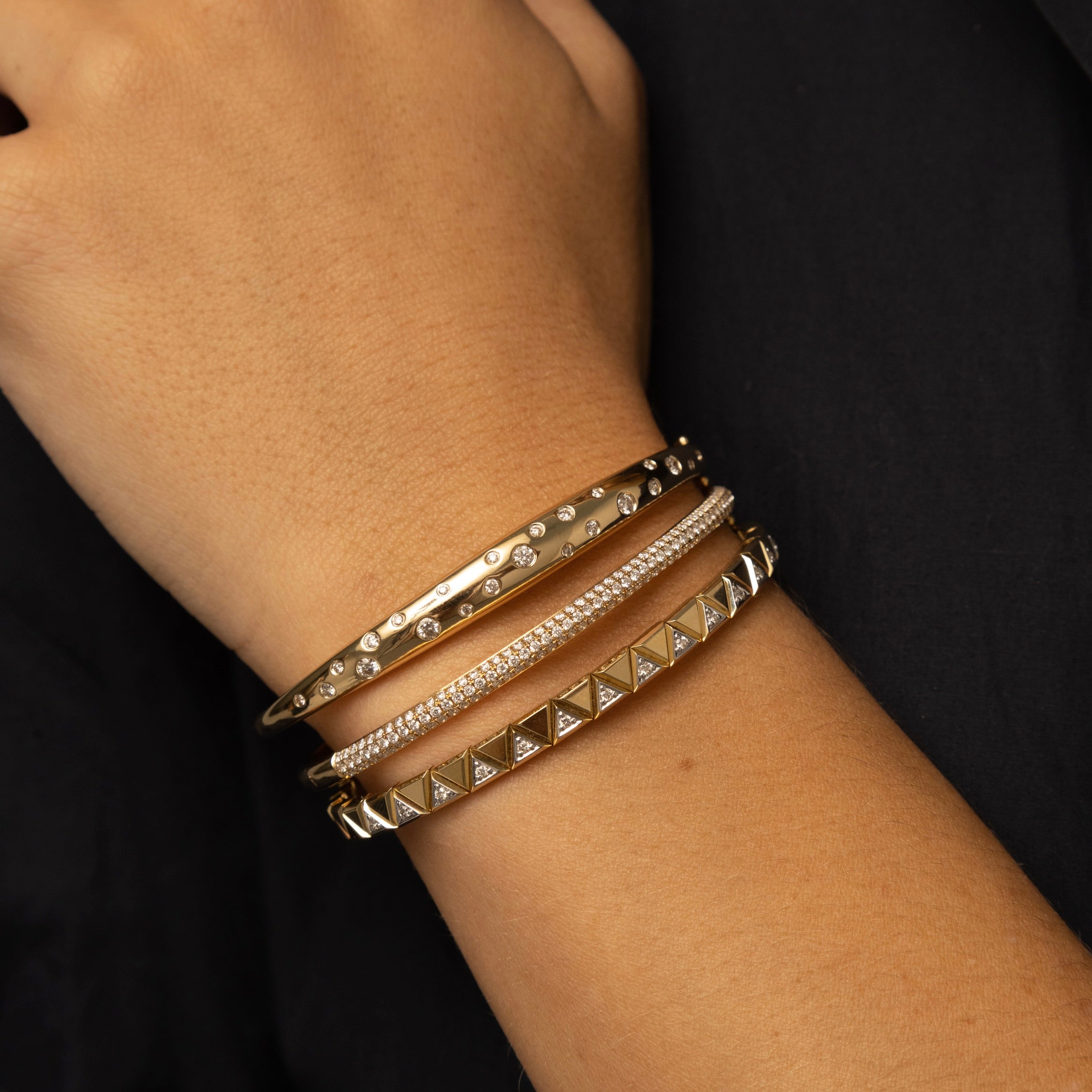 Scattered Diamond  Inlay Bangle Bracelet