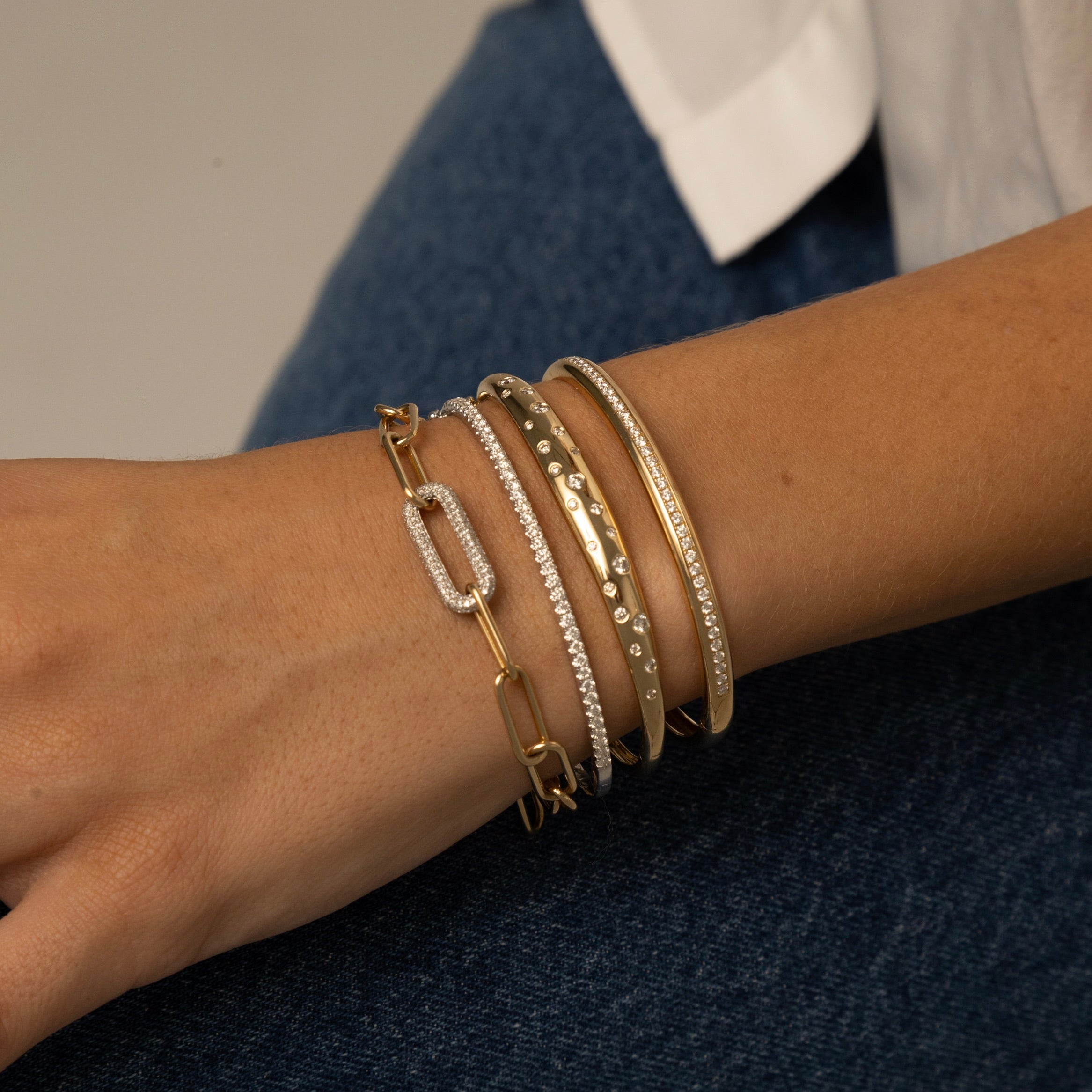 Scattered Diamond  Inlay Bangle Bracelet